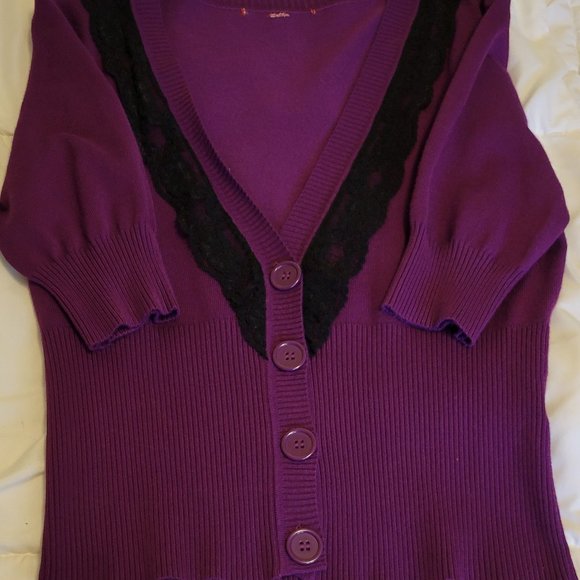 Takeout magenta with black lace button crop cardigan sweater Sz: S - Picture 3 of 7